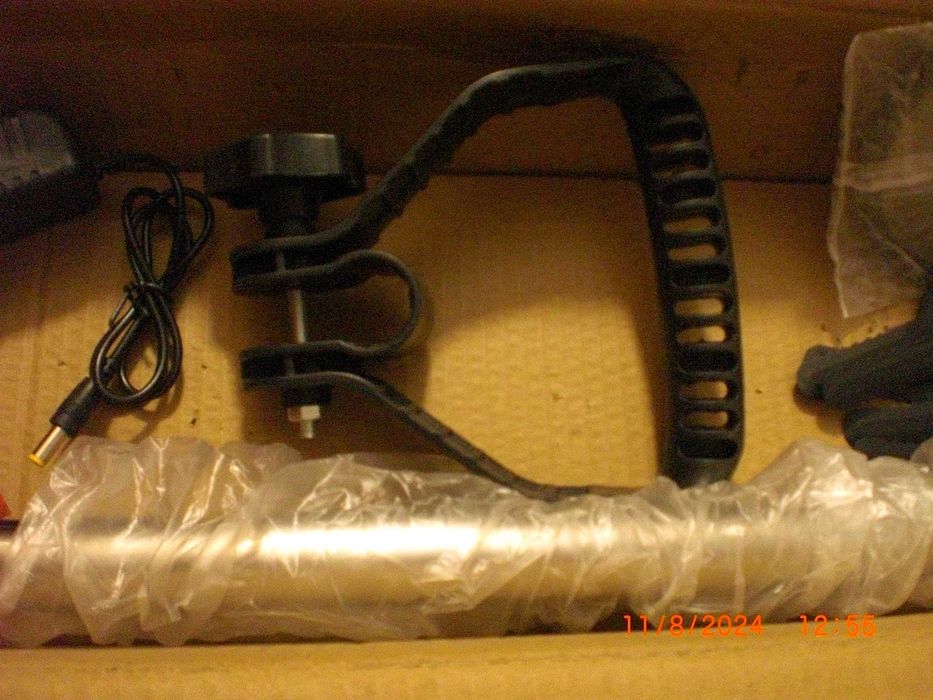 Електро Тример за косене с батерия и зарядно и регулираща се дръжка