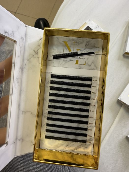 Продавам пинсети и мигли