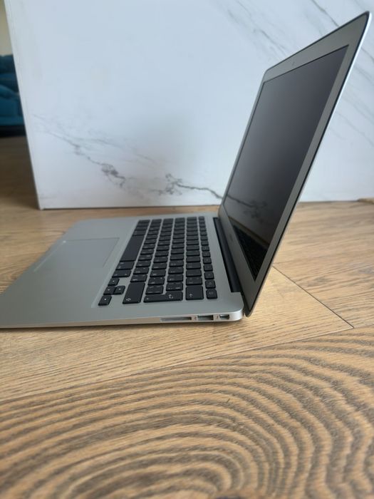 MacBook Air 13 inch - почти не е ползван