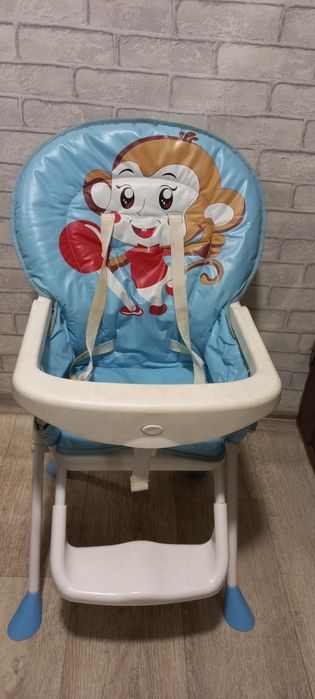 Продам детский столик для кормления