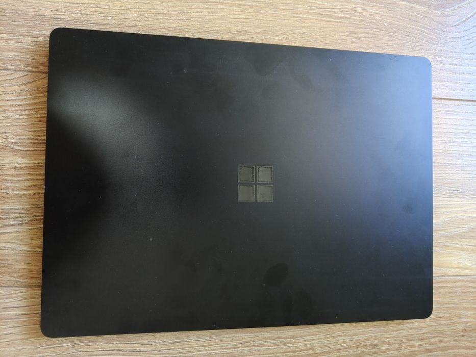 Microsoft surface 4 / i5-1135G7 / 8 GB RAM / ssd 512 GB /