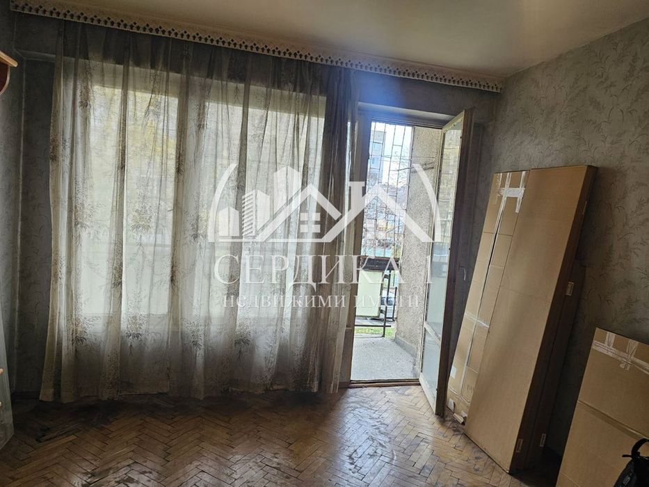 Продава се Двустаен апартамент в Дупница - 65 кв.м за 1076 €/кв.м - Снимка #2