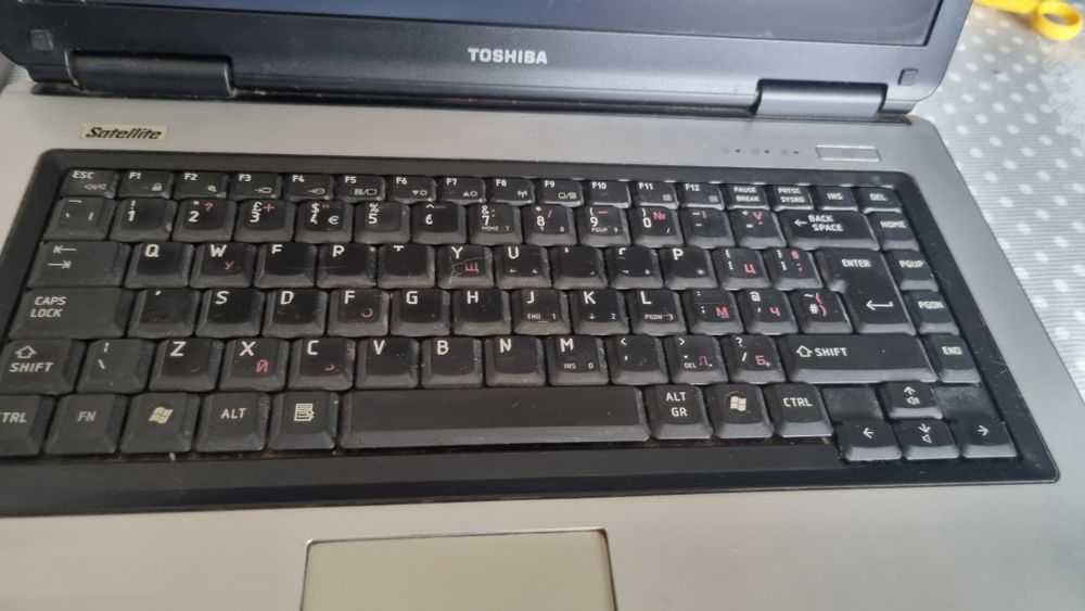 Лаптоп тошиба :)