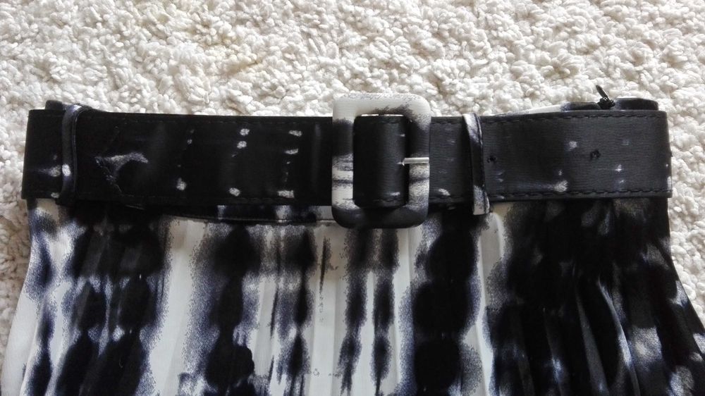 ZARA плисирана пола