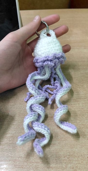 Брелок медуза. фиолетовый