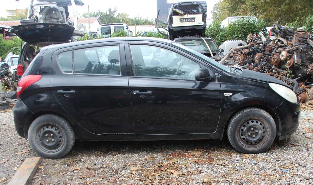 Хюндай  I-20 1.2i с проблем в двигателя – само на части