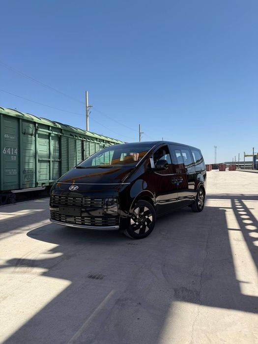 Hyundai Staria 1.6T Hybrid Lounge Inspiration
