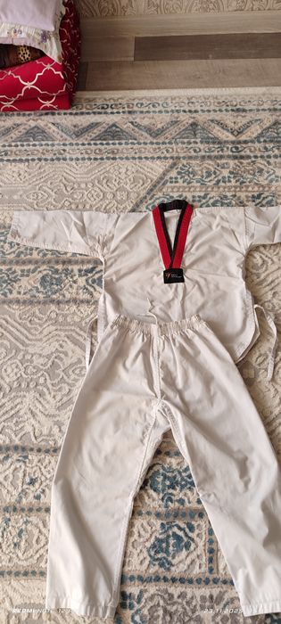 Продам добок (кимоно) для тхэквондо