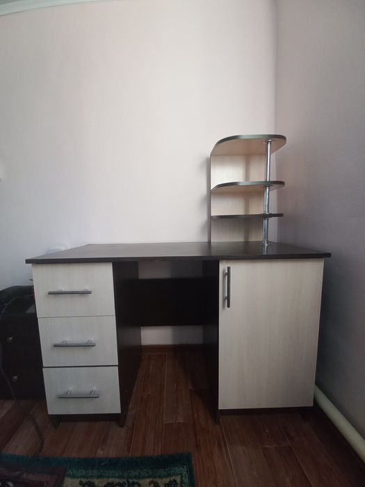 Продам тумбу - стол для школьника.