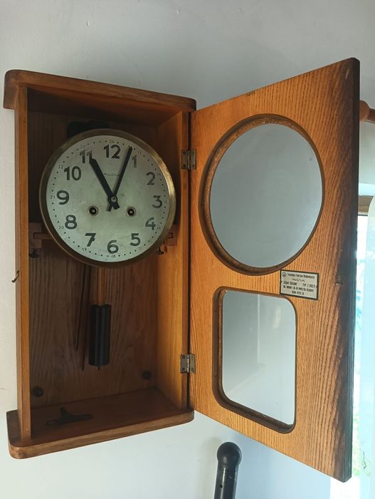 Ceas cu pendul antic