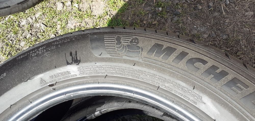 Vând 4 anvelope Michelin