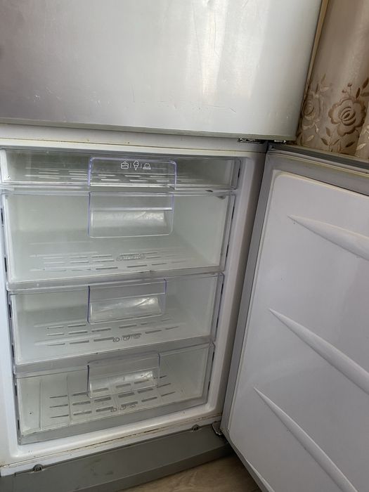 Холодильник LG