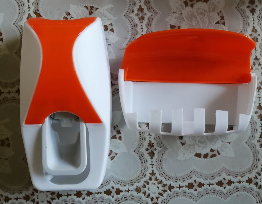 Продам диспенсер для зубной пасты