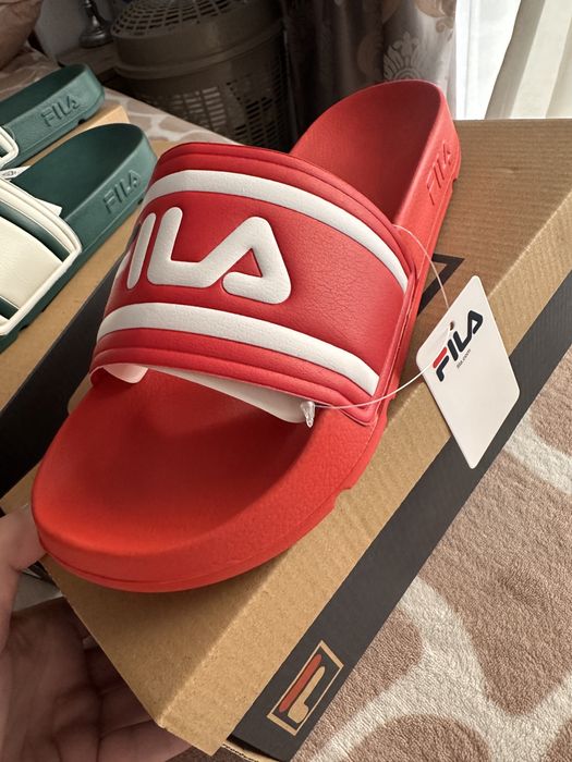 Slapi fila rosii