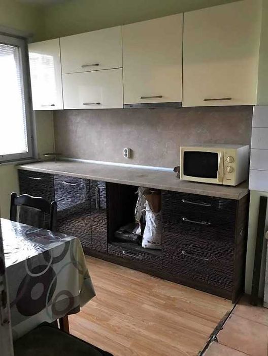 Дава се под наем Тристаен апартамент в Пловдив, Център - 87 кв.м за 285.6 € - Снимка #1