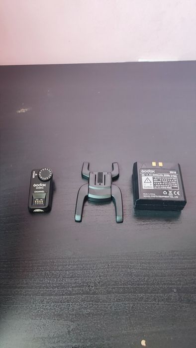 Светкавица Godox V850 Ving с включени Wireless Remote Control, speedlight stand, батерия, калъф и зарядно