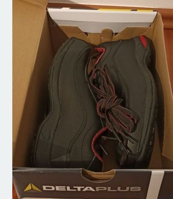 Bocanci de lucru cu bont metalic