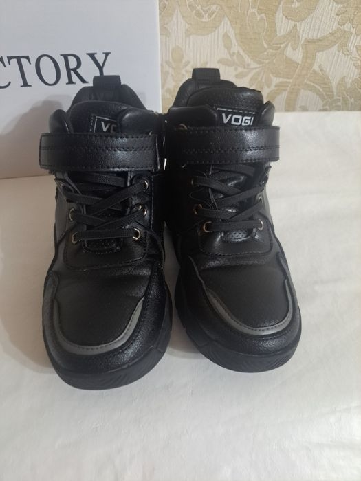 Срочно продам ботинки