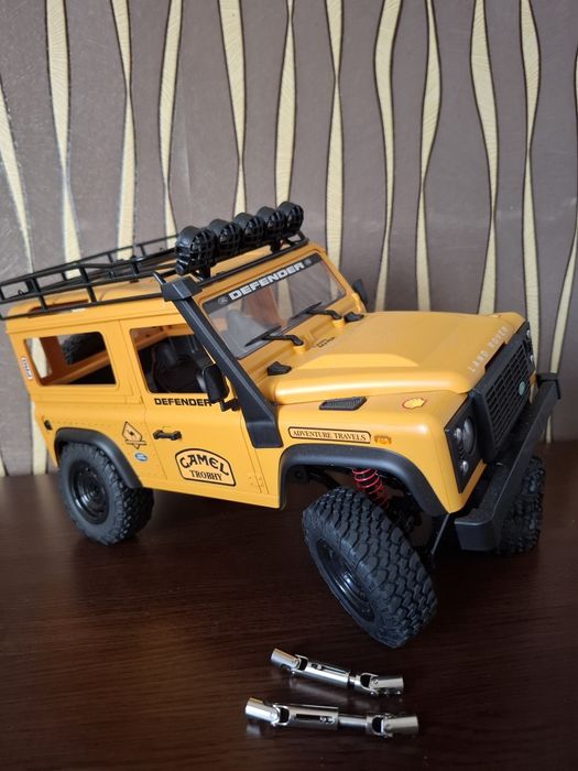 Masinuta cu Telecomanda - 4X4 - Land Rover Defender