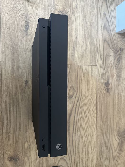 Consola XboX One X Model 1 TB (1787)