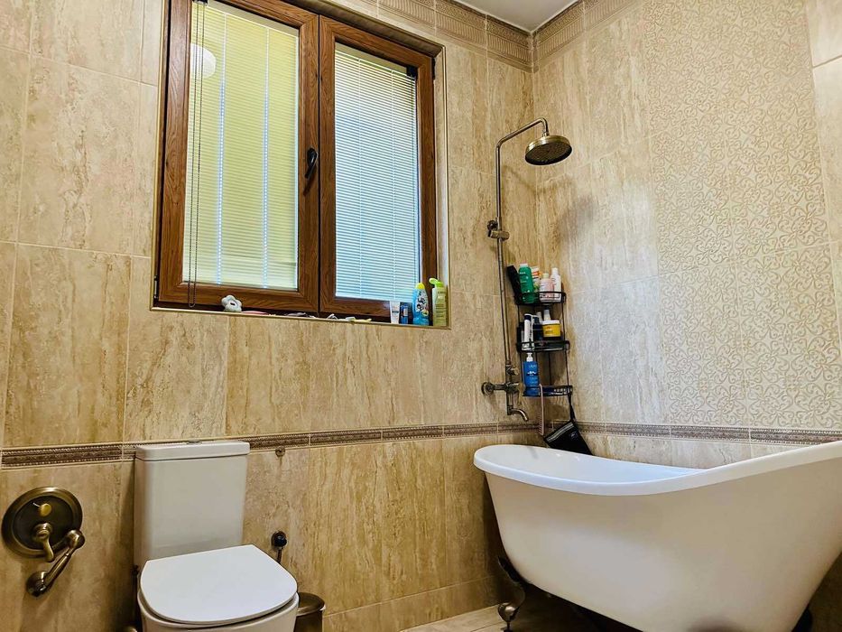 Продава се Къща в Силистра, Римска гробница - 1015 кв.м за 391 €/кв.м - Снимка #12