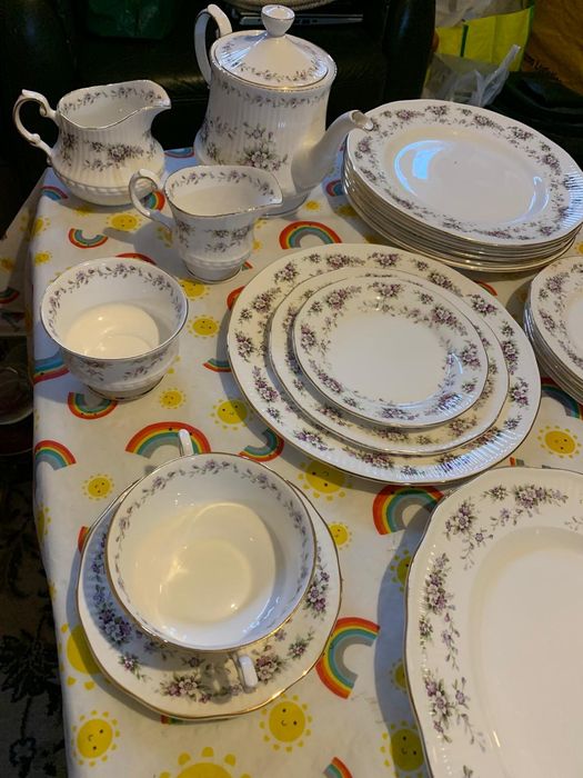 Порцеланов сервиз Elizabethan Chantilly