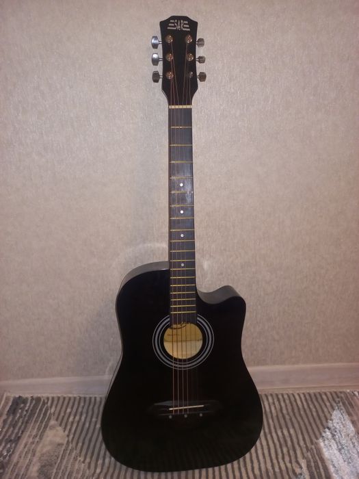 Гитара акустика.