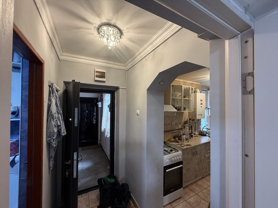 Se vinde apartament parter cu 2 camere mobilat  utilat