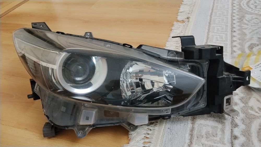 Мазда 3 фарасы.          .