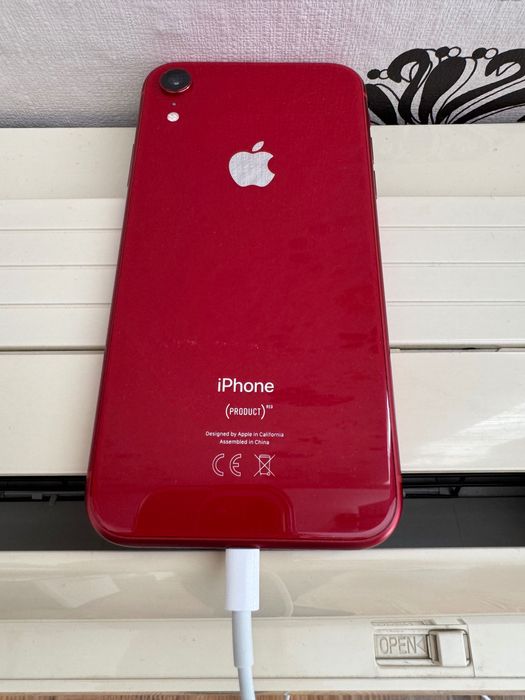 iPhone XR 64GB Red перфектен