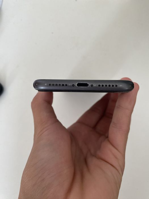 Продам Iphone 11