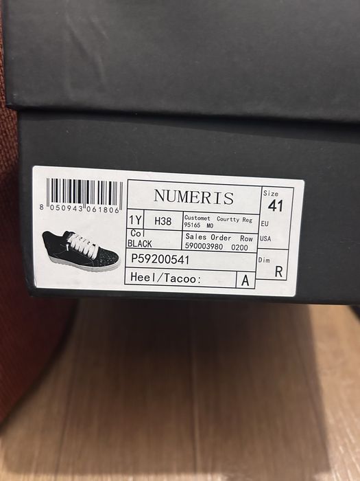 Кроссовки бренда Numeris
