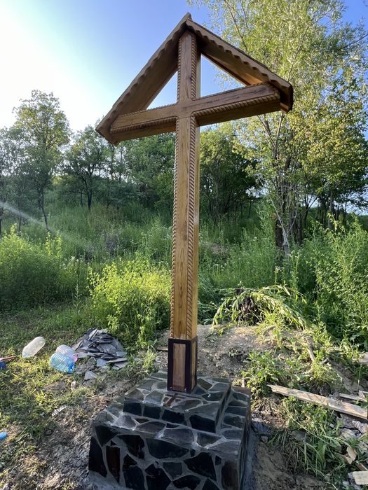 Stalpi sculptati si altele