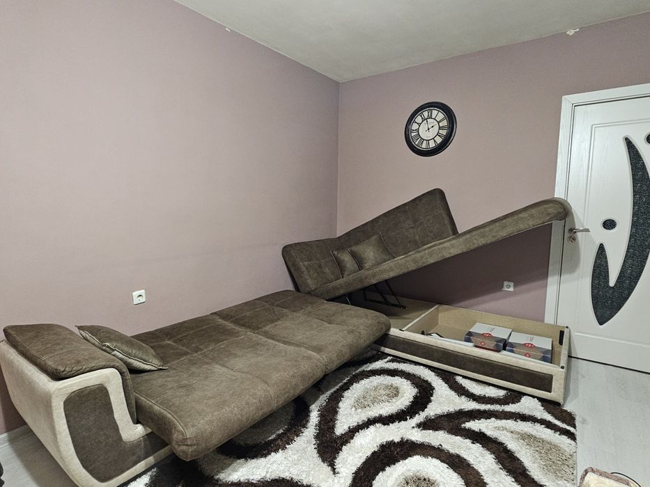 Продавам ъглов диван