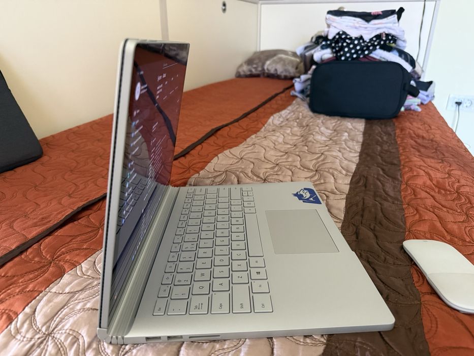 Laptop Microsoft Surface Book 3, 13.5” / i7 32GB RAM | 512GB SSD | Stare excelenta