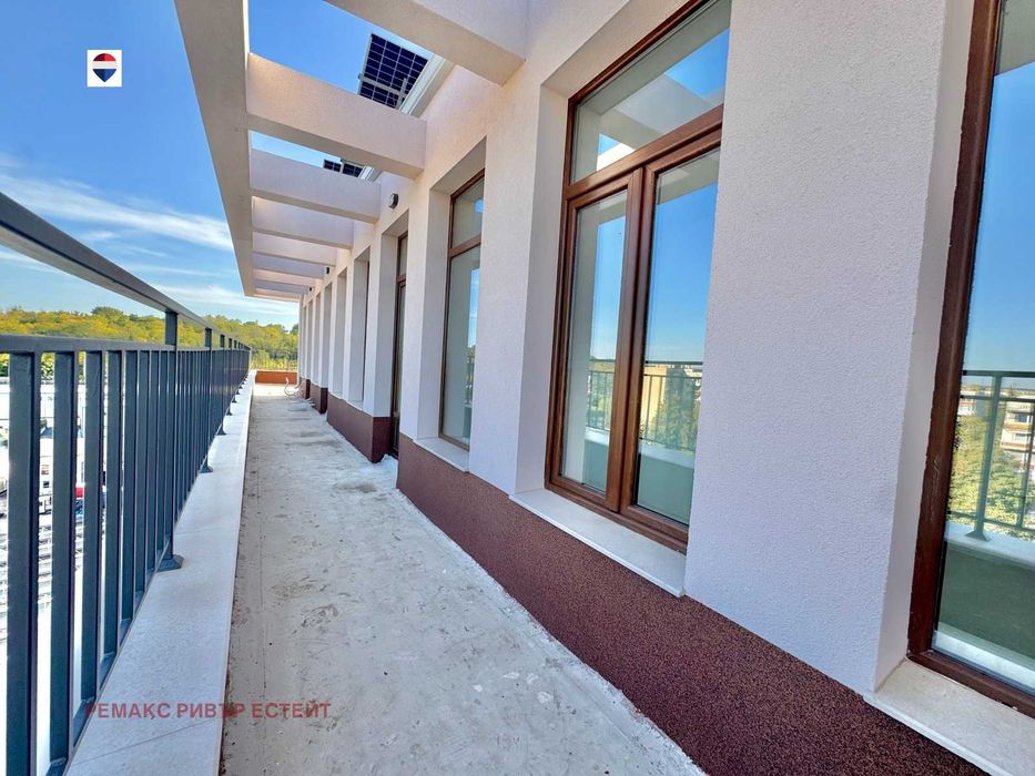 Продава се Тристаен апартамент в Русе, Здравец Изток - 146 кв.м за 959 €/кв.м - Снимка #1