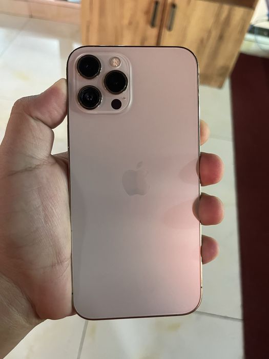Продается iPhone 12 pro Max