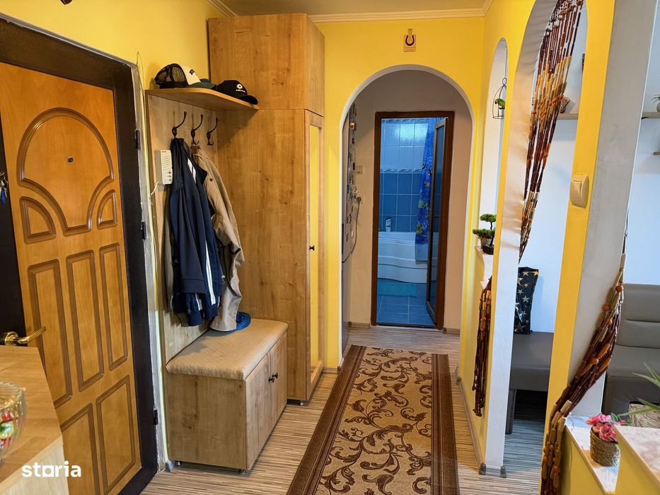 Apartament  cu 2camere,decomandate,Zona Carpati 2