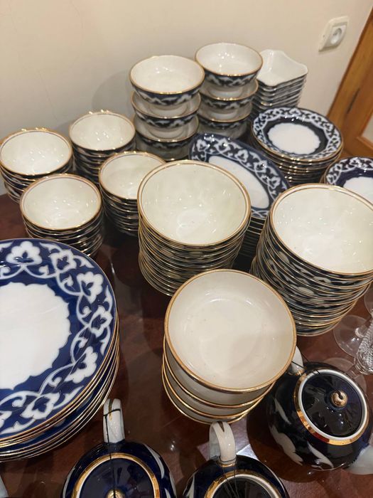 Продаю большой сервиз “Пахтагул” — 180 предметов