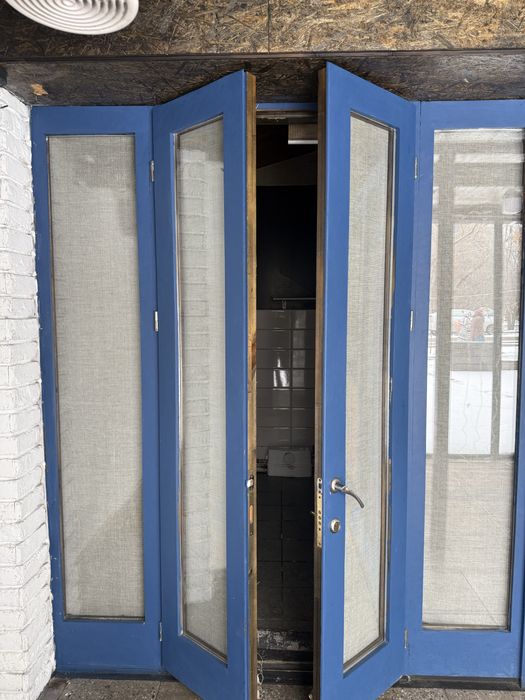 Витражные двери для кафе и дома