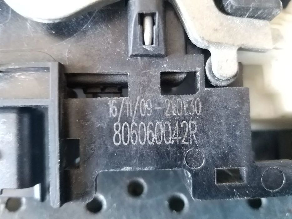 Maner usa dreapta spate renault megane 3 806060042r