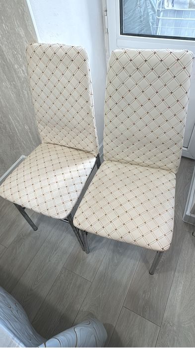 Продам стульчики в отличном состояние