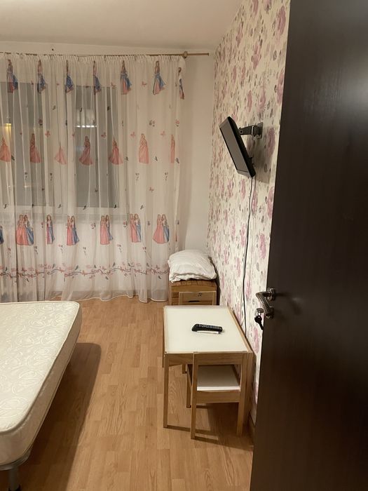 Apartament 3 camere + loc de parcare de inchiriat