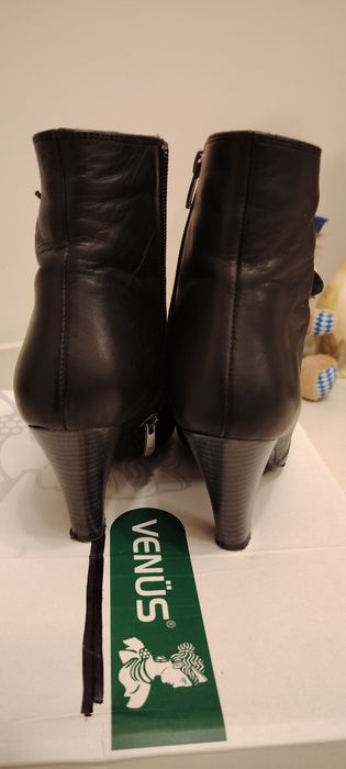 Боти Venus 37  естествена кожа