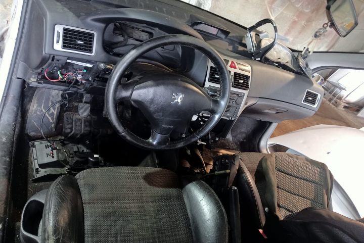 Magazie CD Peugeot 307 prima generatie