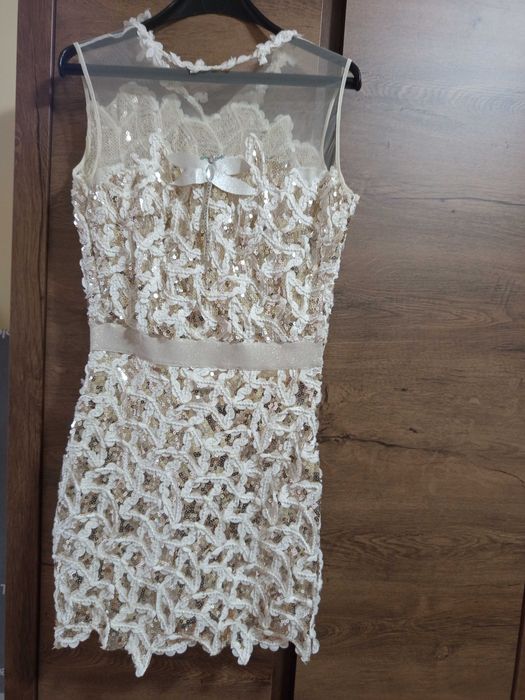 Официална рокля размер S