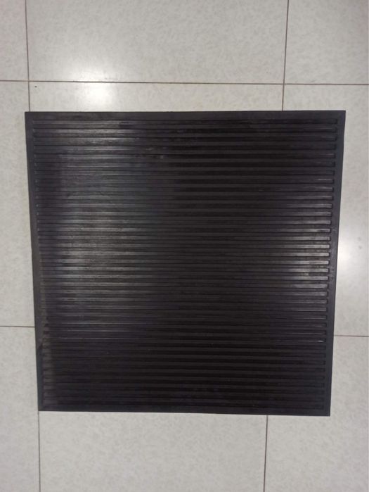 Диэлектрические боты,галоши,перчатки,коврики,лестницы