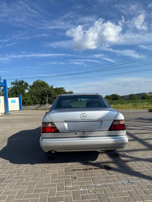 Mercedes-Benz E Stare perfecta atat estetic cat si mecanic.