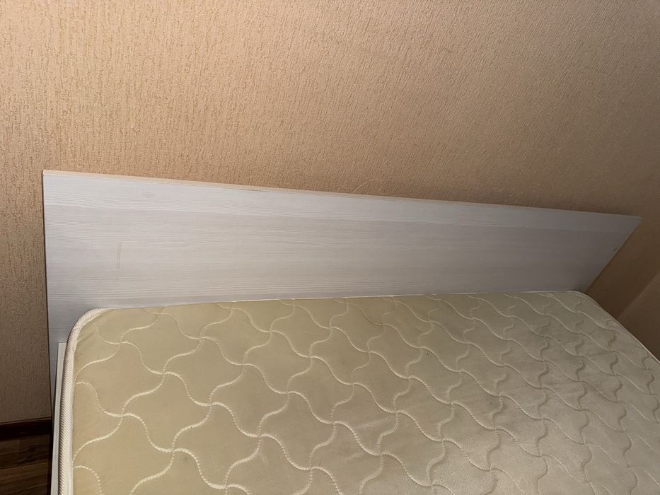 Кровать двуспальняя