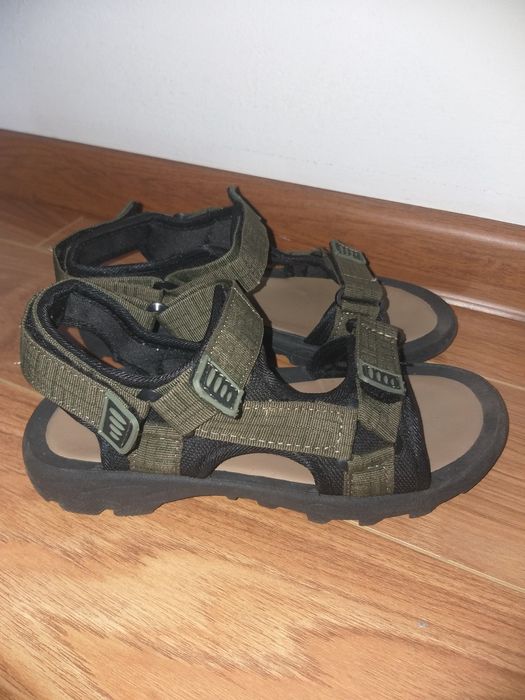Sandale mărimea 33